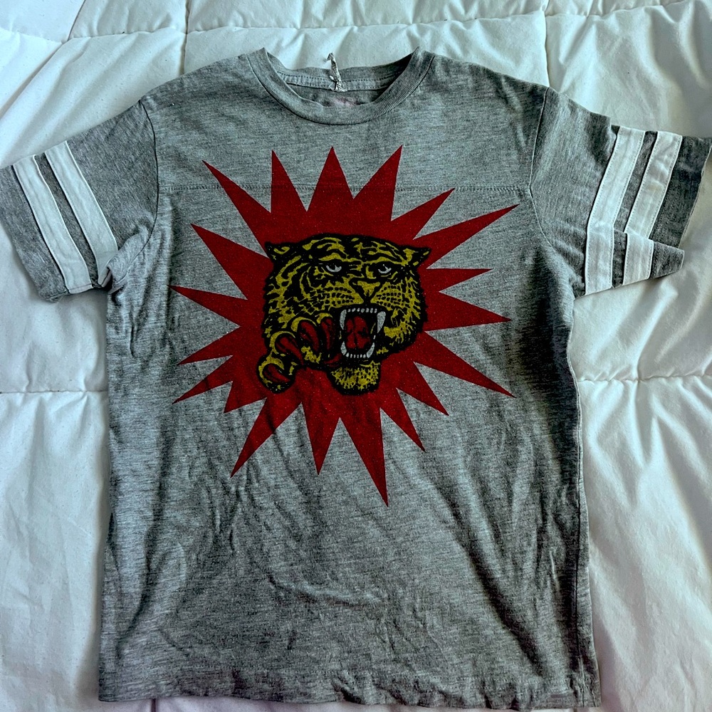 Cute Boys Youth S  (6-7) Tiger tee